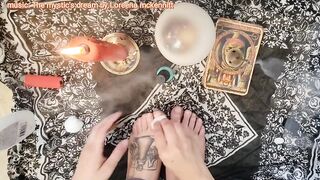 Tar-toe reading. If you see this- you were to hear this message. witch foot goddess worship