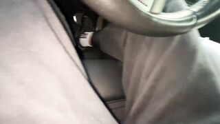 A quick blowjob from a beauty in the car after a fast ride got horny