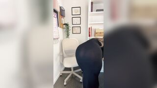 Hot Secretary had a sneek peak of her Big Ass
