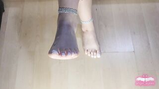 Sexy beautiful girl Feet oil