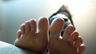 Giantess amature feet stomping (POV trample, foot goddess, small feet, barefeet, POV feet, soles)