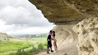 A real pickup girl on an excursion excursion turned into a quick sex on a beautiful landscape
